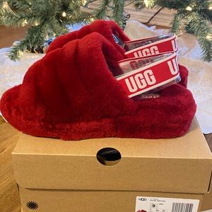 UGG -Fluff Yeah slides - size 9